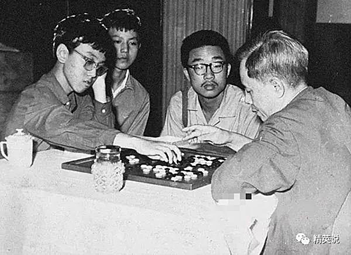 bi kich cua cac cau be trong lo dao tao thien tai trung quoc