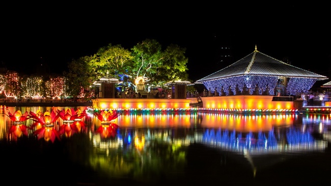 sac mau huyen bi trong nhung buc anh mung dai le vesak o cac quoc gia phat giao