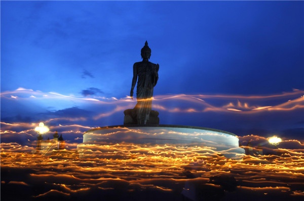 sac mau huyen bi trong nhung buc anh mung dai le vesak o cac quoc gia phat giao