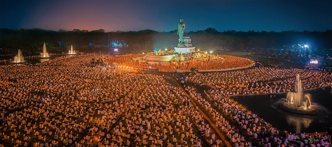 sac mau huyen bi trong nhung buc anh mung dai le vesak o cac quoc gia phat giao