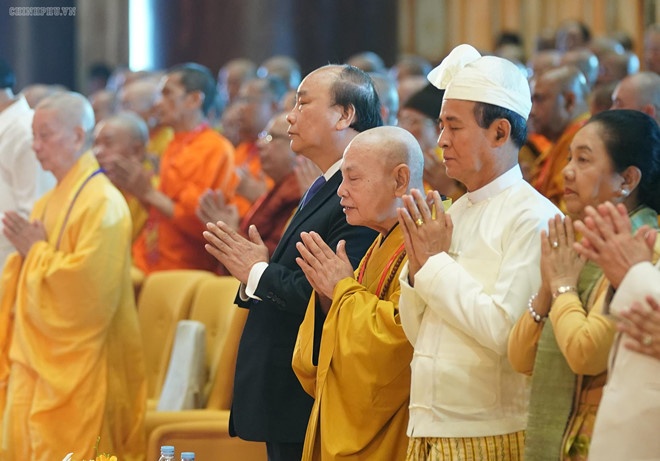 khai mac dai le vesak 2019 va nhung hinh anh an tuong