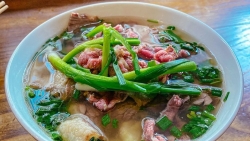 pho chua bun cha va 4 mon an bieu tuong cua nhung dia diem du lich viet nam