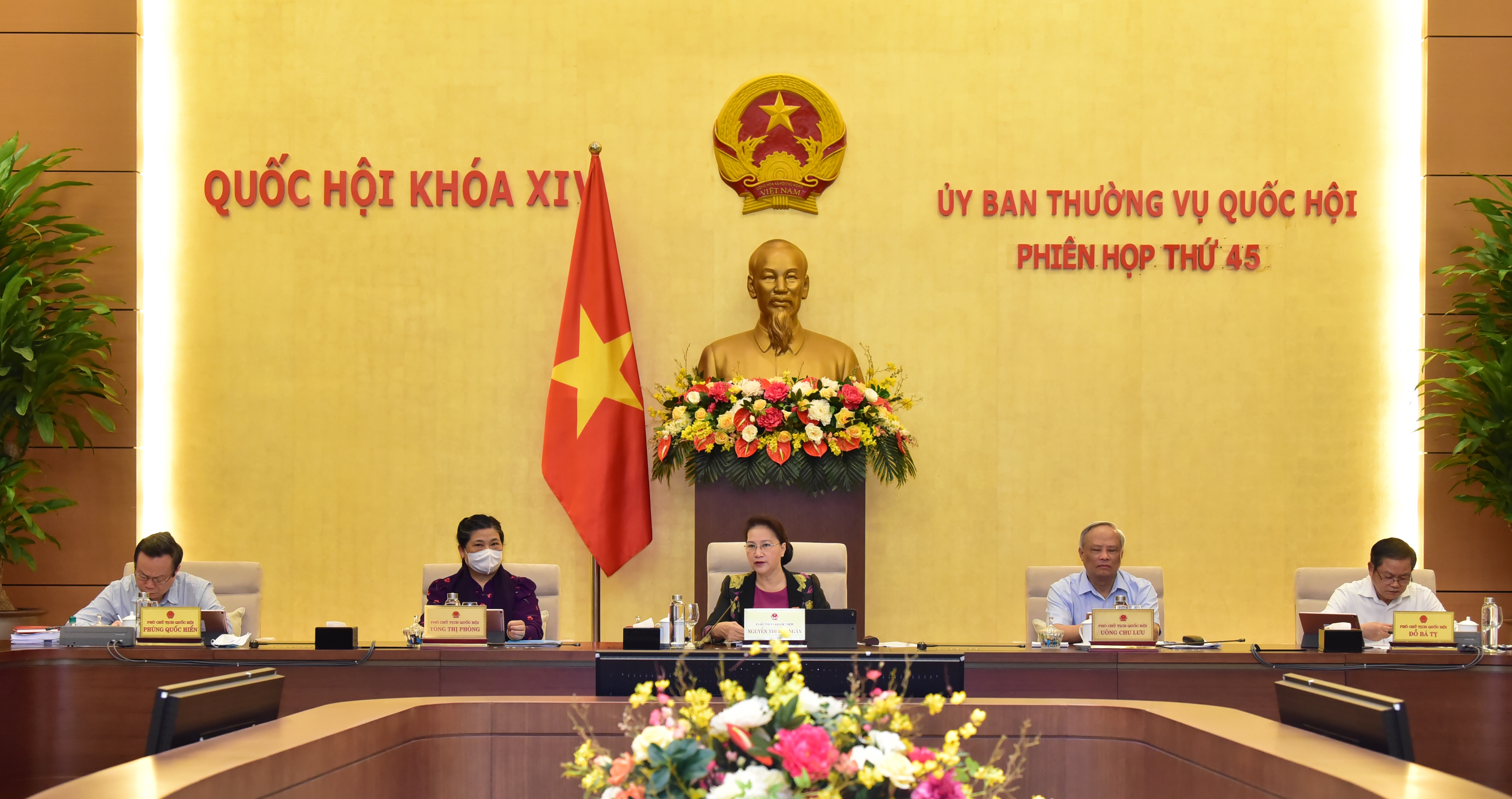 chinh phu du kien 2 kich ban tang truong kinh te