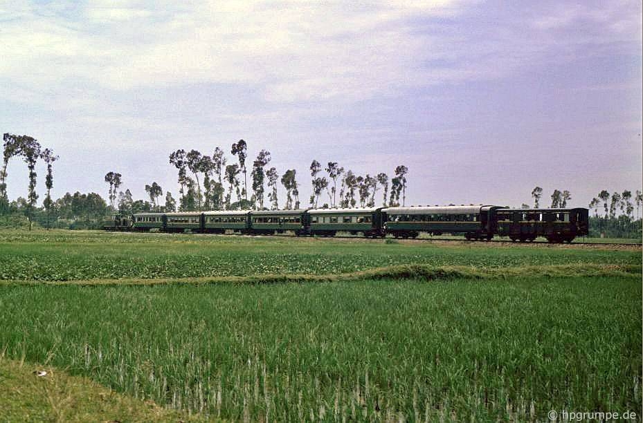 Phà Bính và những hình ảnh gây thương nhớ về Hải Phòng những năm 1990 pha binh va nhung hinh anh gay thuong nho ve hai phong nhung nam 1990