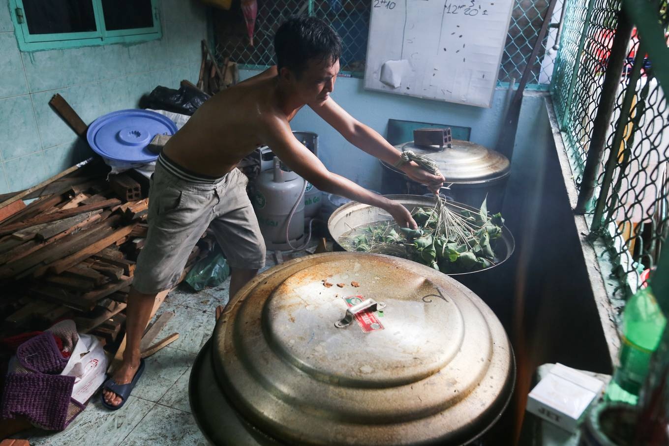 xom hon 50 nam lam banh u la tre ngay tet doan ngo o sai gon