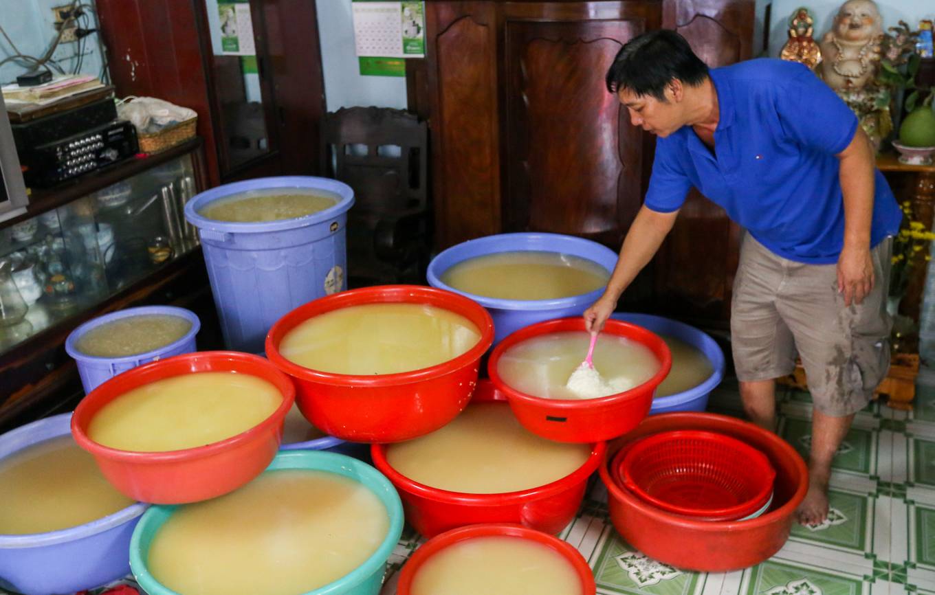 xom hon 50 nam lam banh u la tre ngay tet doan ngo o sai gon