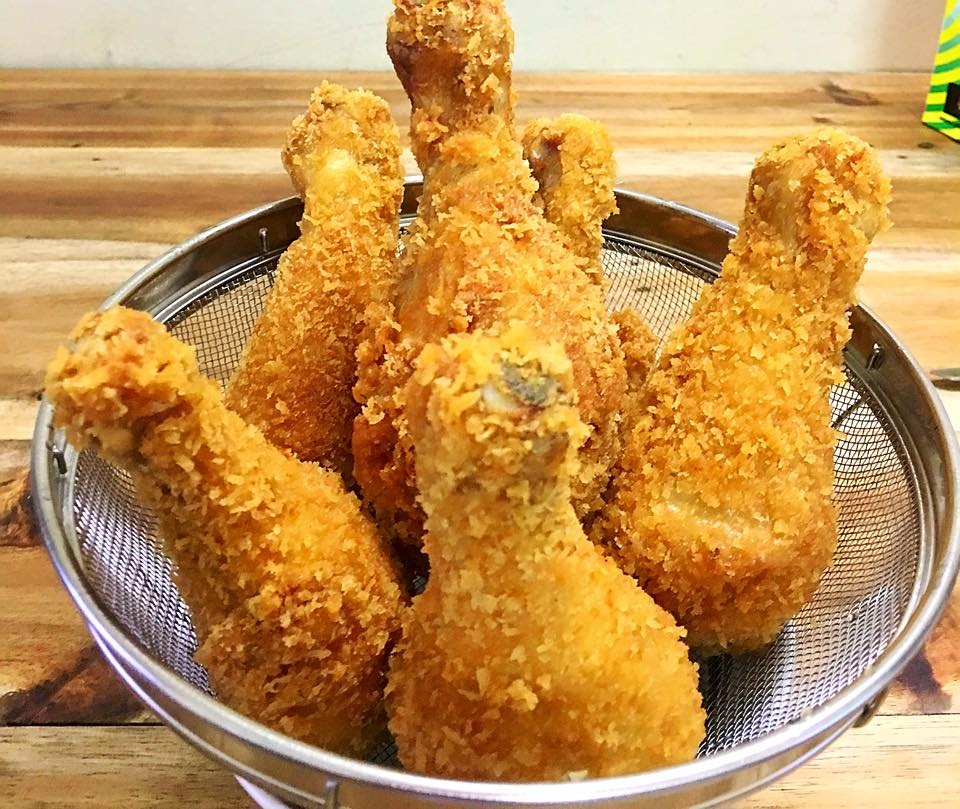 mon ngon de lam dui ga ran kfc va khoai tay lac pho mai