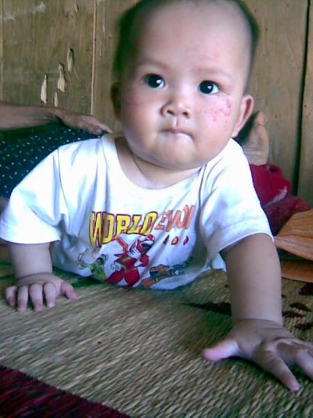 hanh trinh thien nhan tu cau be bi bo roi den nu cuoi toa nang sau 13 nam