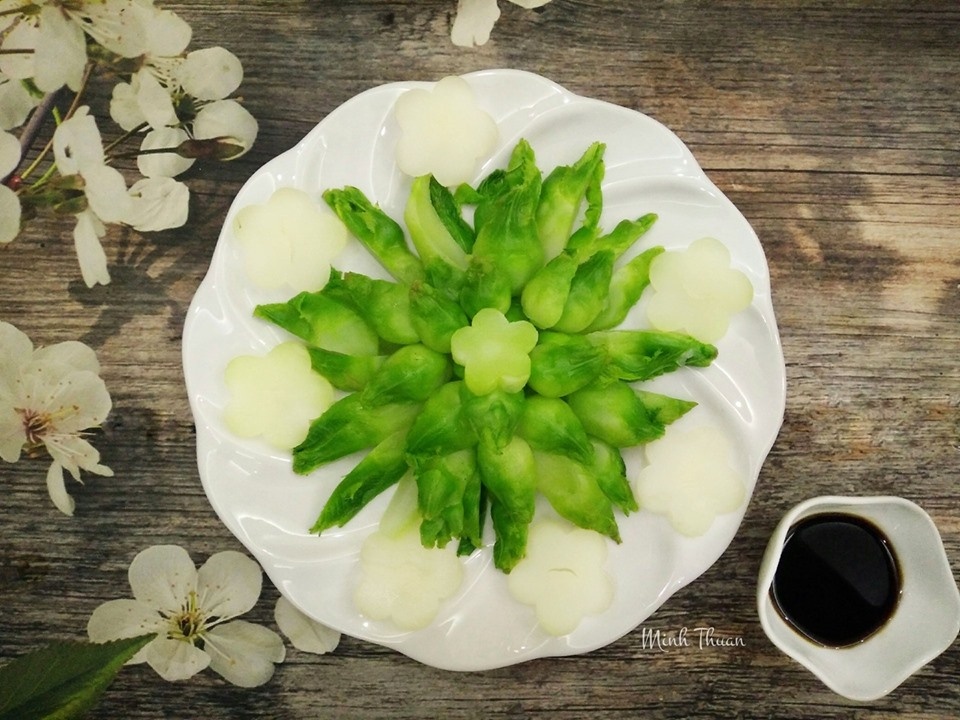 ngam nhung dia rau luoc xanh muot dep tuyet nhu mot vuon rau nghe thuat