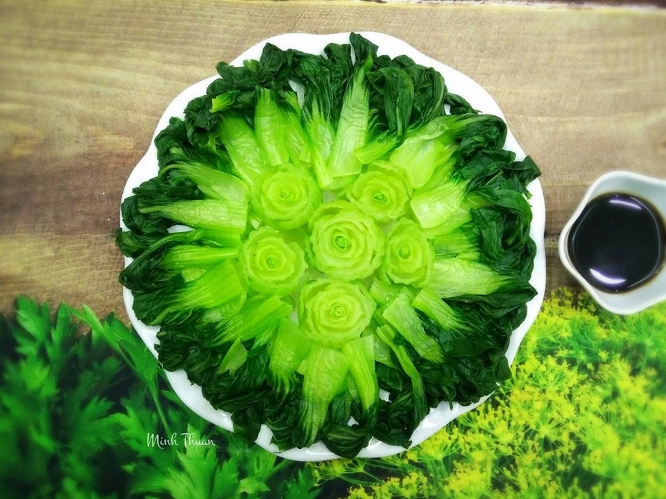 ngam nhung dia rau luoc xanh muot dep tuyet nhu mot vuon rau nghe thuat