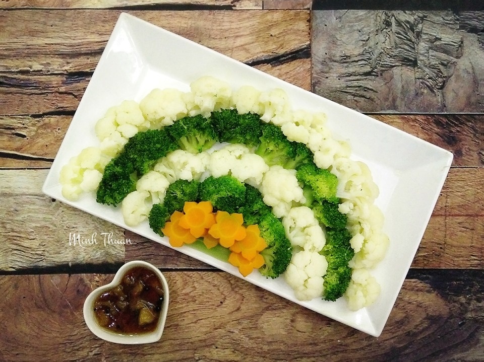 ngam nhung dia rau luoc xanh muot dep tuyet nhu mot vuon rau nghe thuat