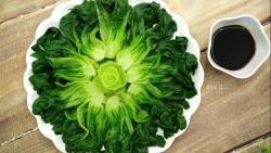 ngam nhung dia rau luoc xanh muot dep tuyet nhu mot vuon rau nghe thuat