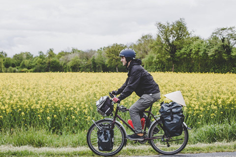 co gai viet cung chong dap xe 16000 km tu phap ve viet nam