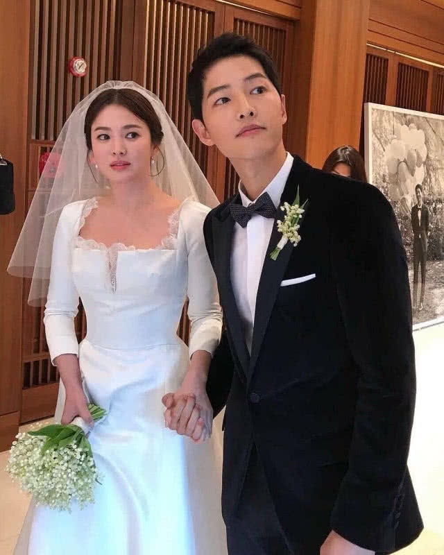 luat su tiet lo song hye kyo co loi nen song joong ki moi co quyen de don ly hon