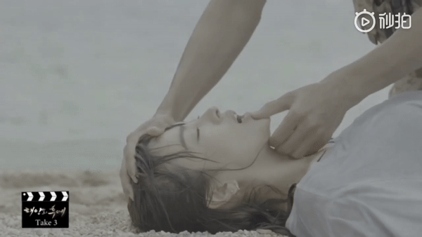 song joong ki va song hye kyo vui nhon trong doan clip hau truong khien fan cang tiec nuoi