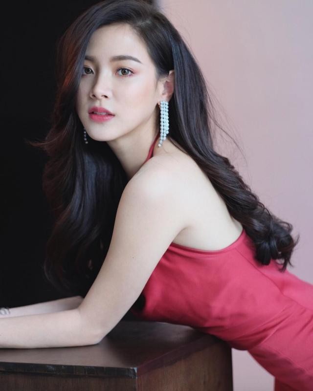 baifern pimchanok nu chinh chiec la bay tu lao dao vi scandal nghien ma tuy den no luc vuc day su nghiep