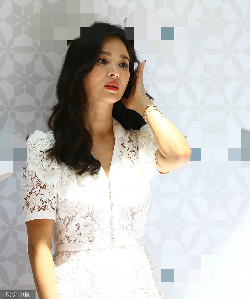 song hye kyo xuat hien lan dau sau lum xum ly hon voi song joong ki