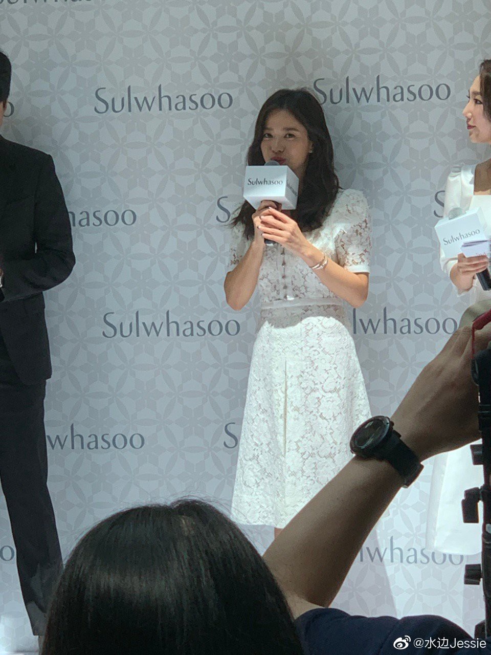 song hye kyo xuat hien lan dau sau lum xum ly hon voi song joong ki