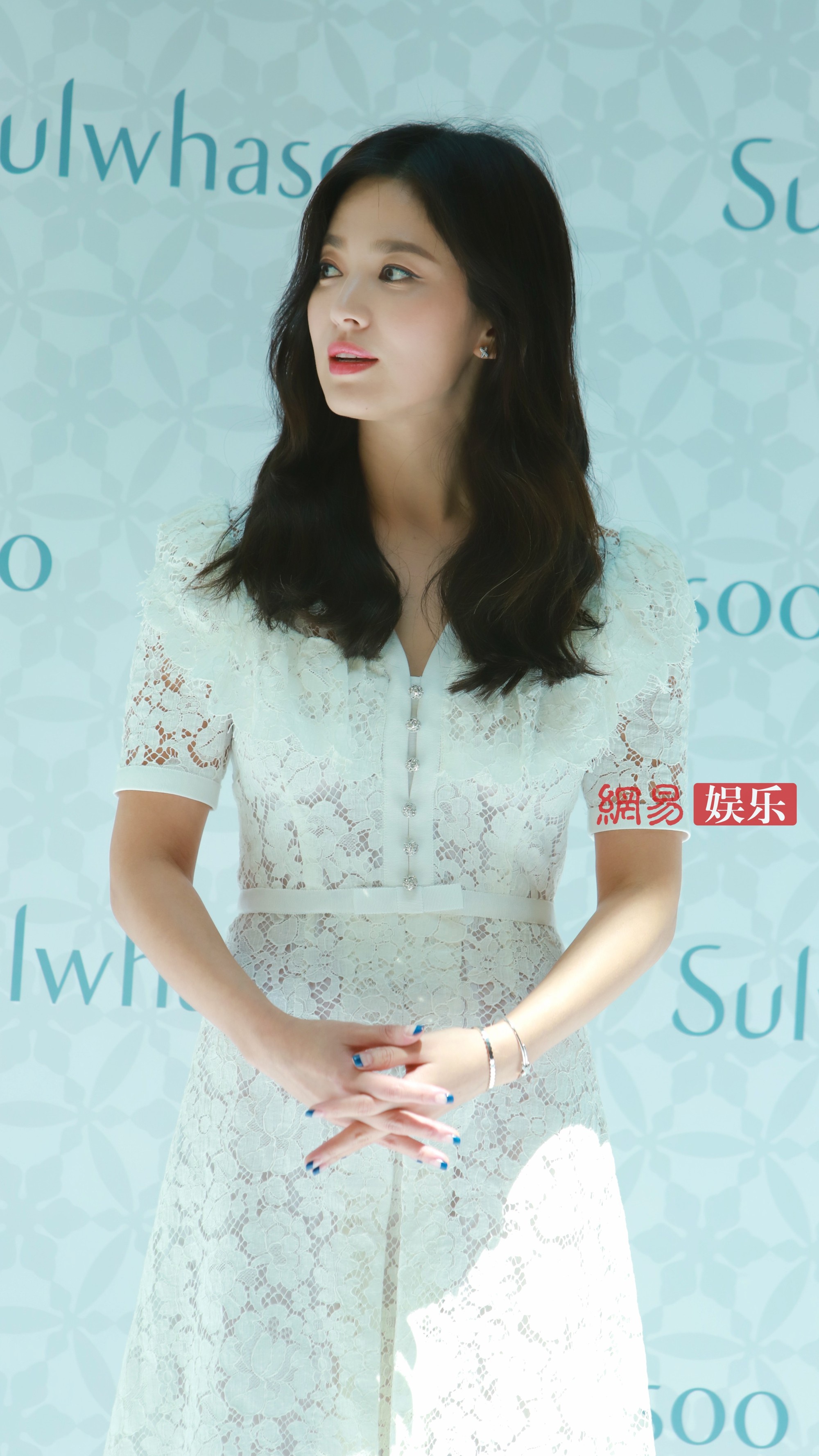 song hye kyo xuat hien lan dau sau lum xum ly hon voi song joong ki