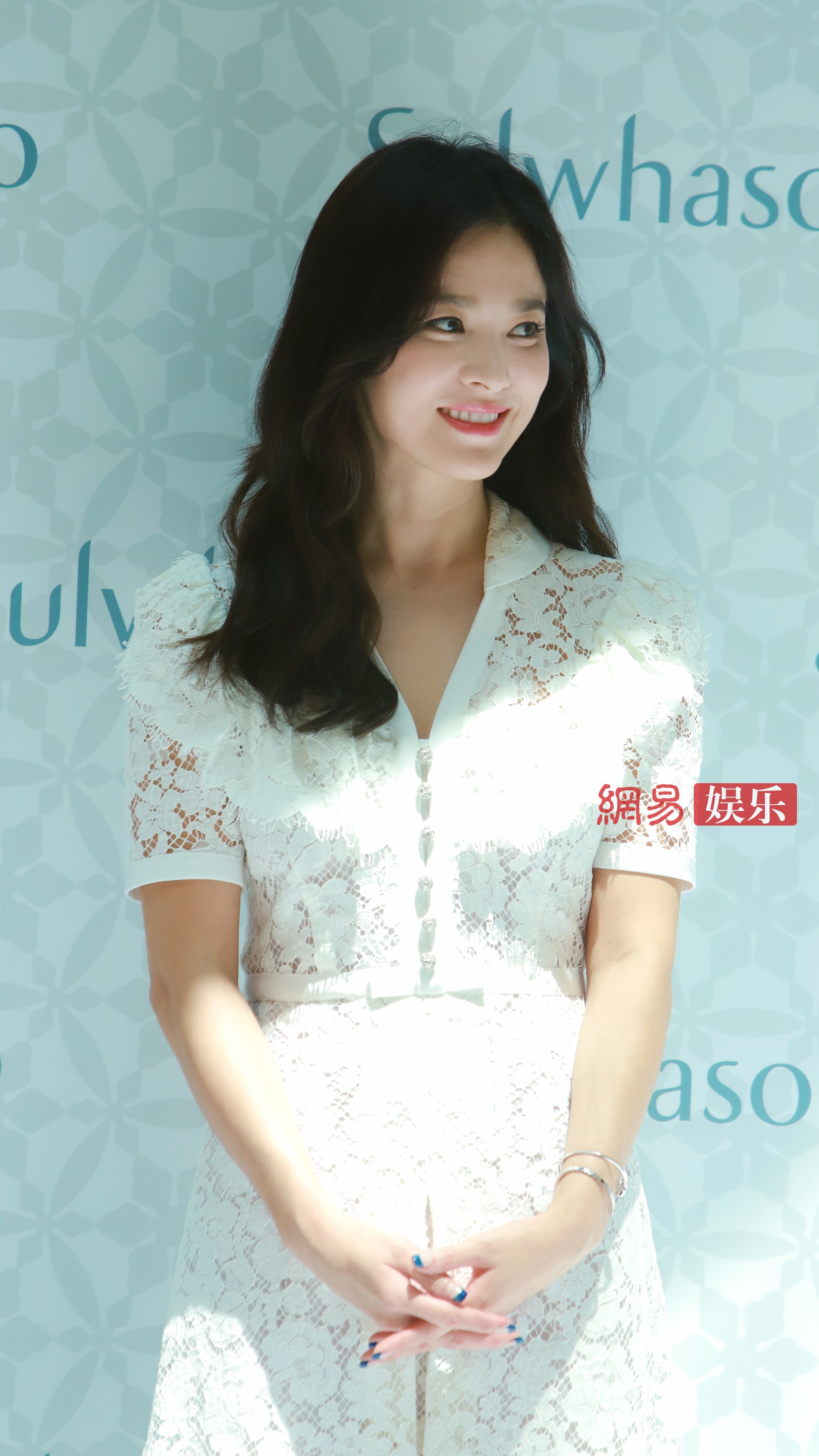 song hye kyo xuat hien lan dau sau lum xum ly hon voi song joong ki