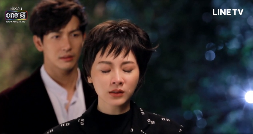 chiec la cuon bay tap 8 chat to tinh voi nira nhung co tu choi trong nuoc mat