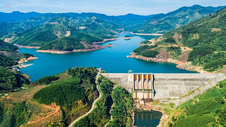 Quảng Ngãi đẹp hùng vĩ, thanh bình trong loạt ảnh flycam quang ngai dep hung vi thanh binh trong loat anh flycam
