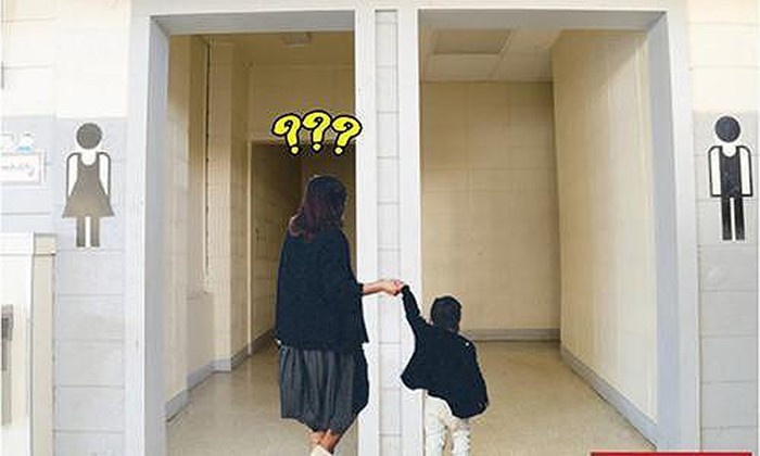 bo dua con gai di boi nen cho con vao phong thay do nam hay nu