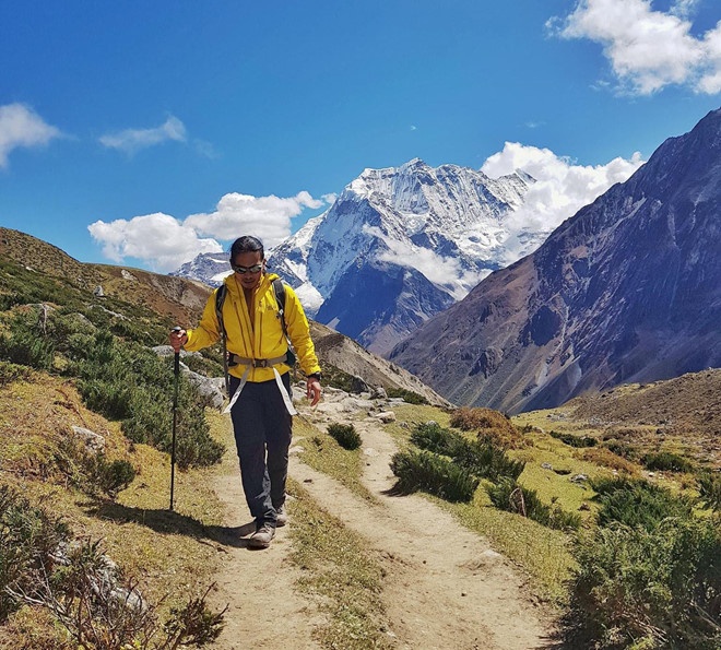 hoang le giang la ai vi sao phai xin loi cong dong mang