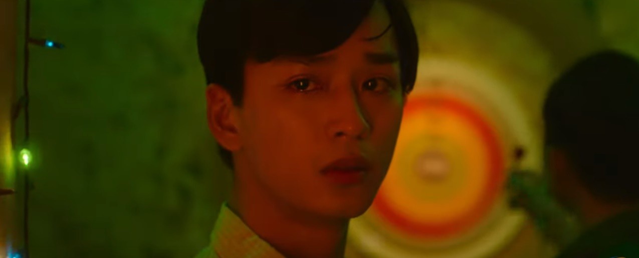 nam chinh mat biec ngoai hinh dien trai so huu doi mat duom buon am anh