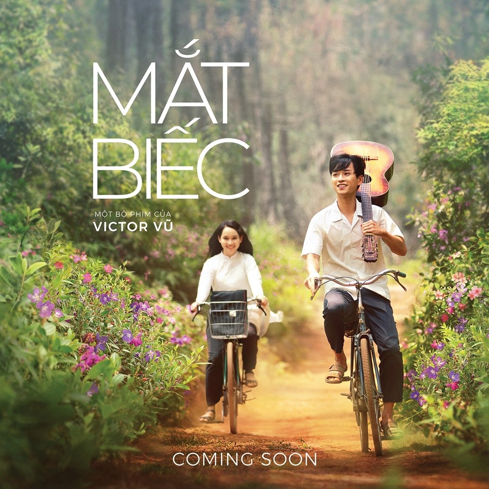 nam chinh mat biec ngoai hinh dien trai so huu doi mat duom buon am anh