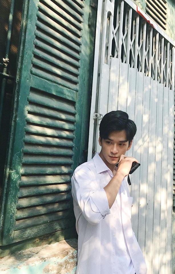 nam chinh mat biec ngoai hinh dien trai so huu doi mat duom buon am anh