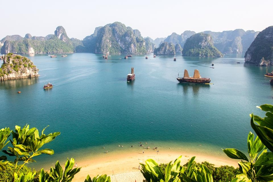dao ly son lot top 10 bai bien dep nhat viet nam do forbes binh chon