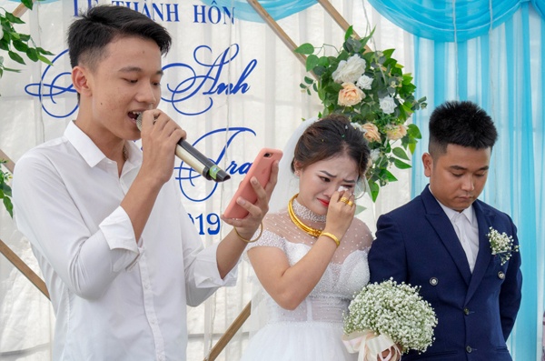 cam dong buc thu bo gui con gai ngay cuoi noi con den khong sinh ra con nhung la noi con gan bo vinh vien