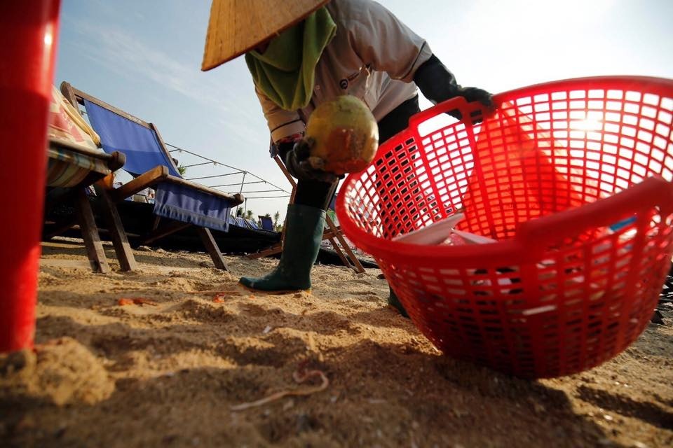 bai chay don 6 tan rac moi ngay dan mang buc xuc nhat rac hay nhat y thuc nguoi dan