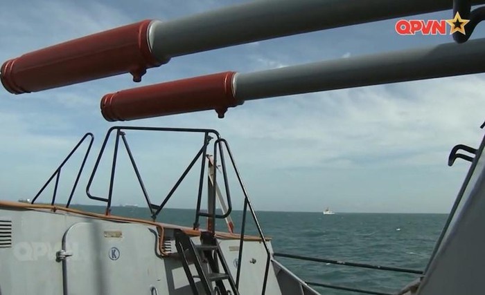 tau san ngam petya chiem ham manh nhat hien dai nhat cua viet nam