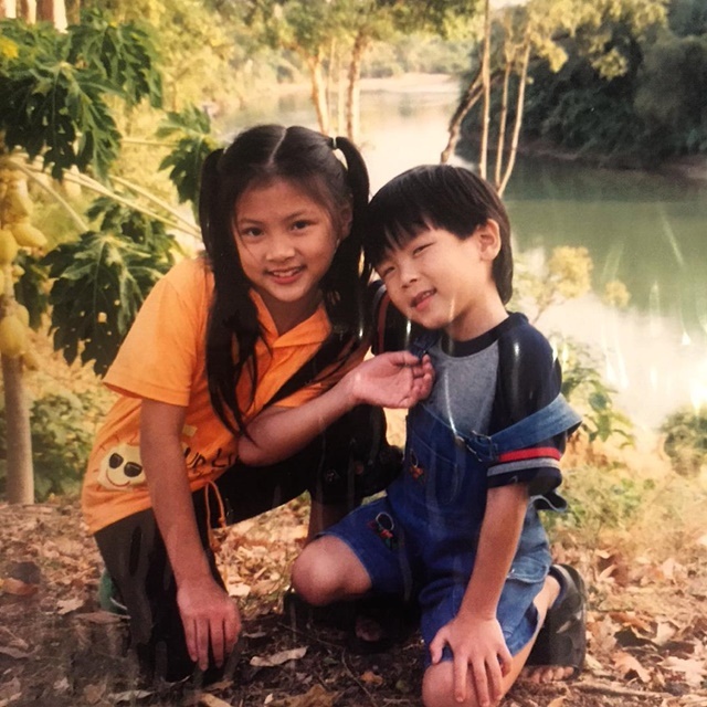 baifern cua chiec la cuon bay khoe loat anh ngay be dang yeu giua con sot sang viet nam du su kien