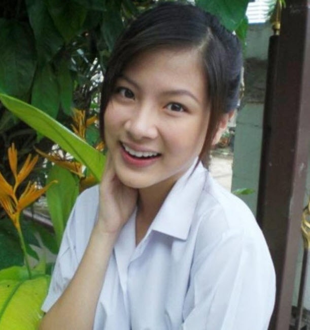 baifern cua chiec la cuon bay khoe loat anh ngay be dang yeu giua con sot sang viet nam du su kien