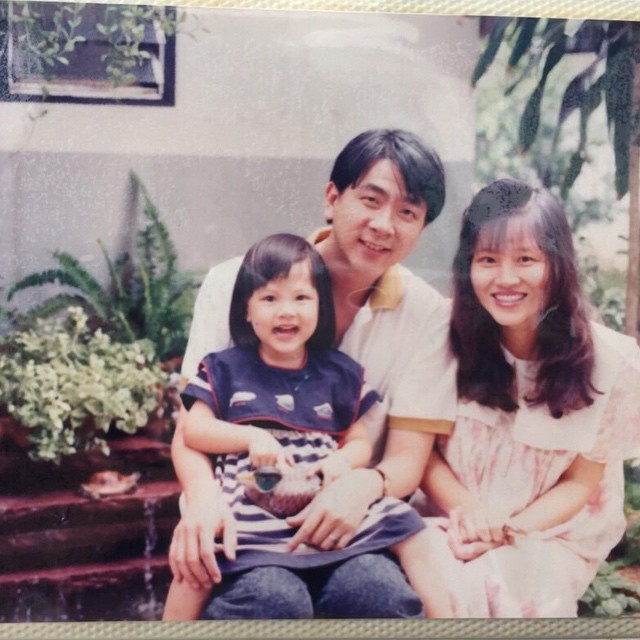 baifern cua chiec la cuon bay khoe loat anh ngay be dang yeu giua con sot sang viet nam du su kien