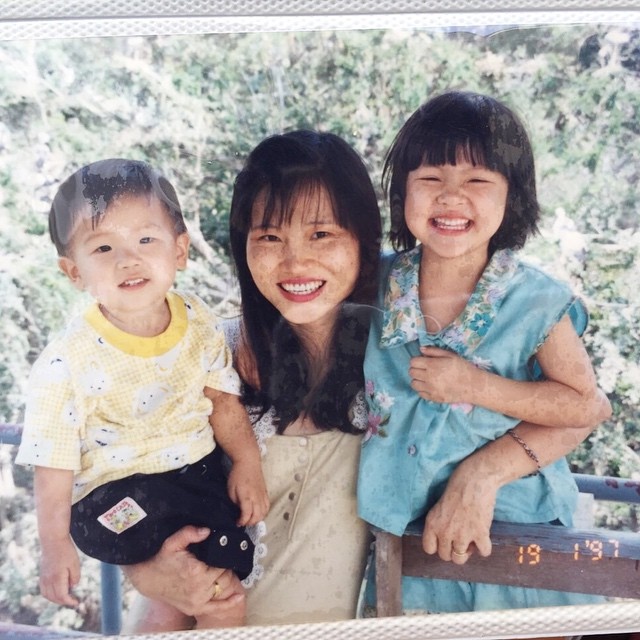 baifern cua chiec la cuon bay khoe loat anh ngay be dang yeu giua con sot sang viet nam du su kien