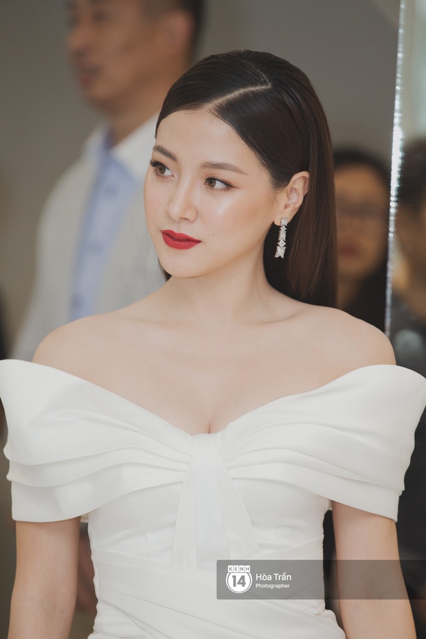 baifern cua chiec la cuon bay khoe loat anh ngay be dang yeu giua con sot sang viet nam du su kien