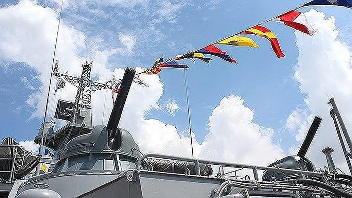 kham pha hoa than ak 630 ban 10000 vienphut tren tau chien viet nam