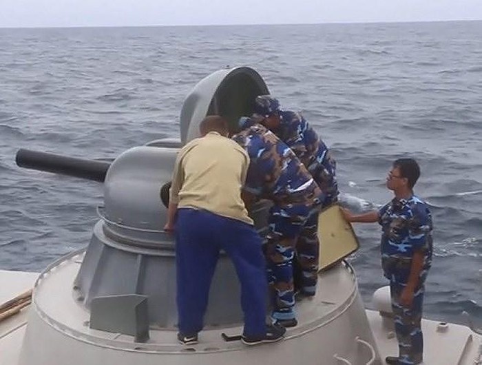 kham pha hoa than ak 630 ban 10000 vienphut tren tau chien viet nam