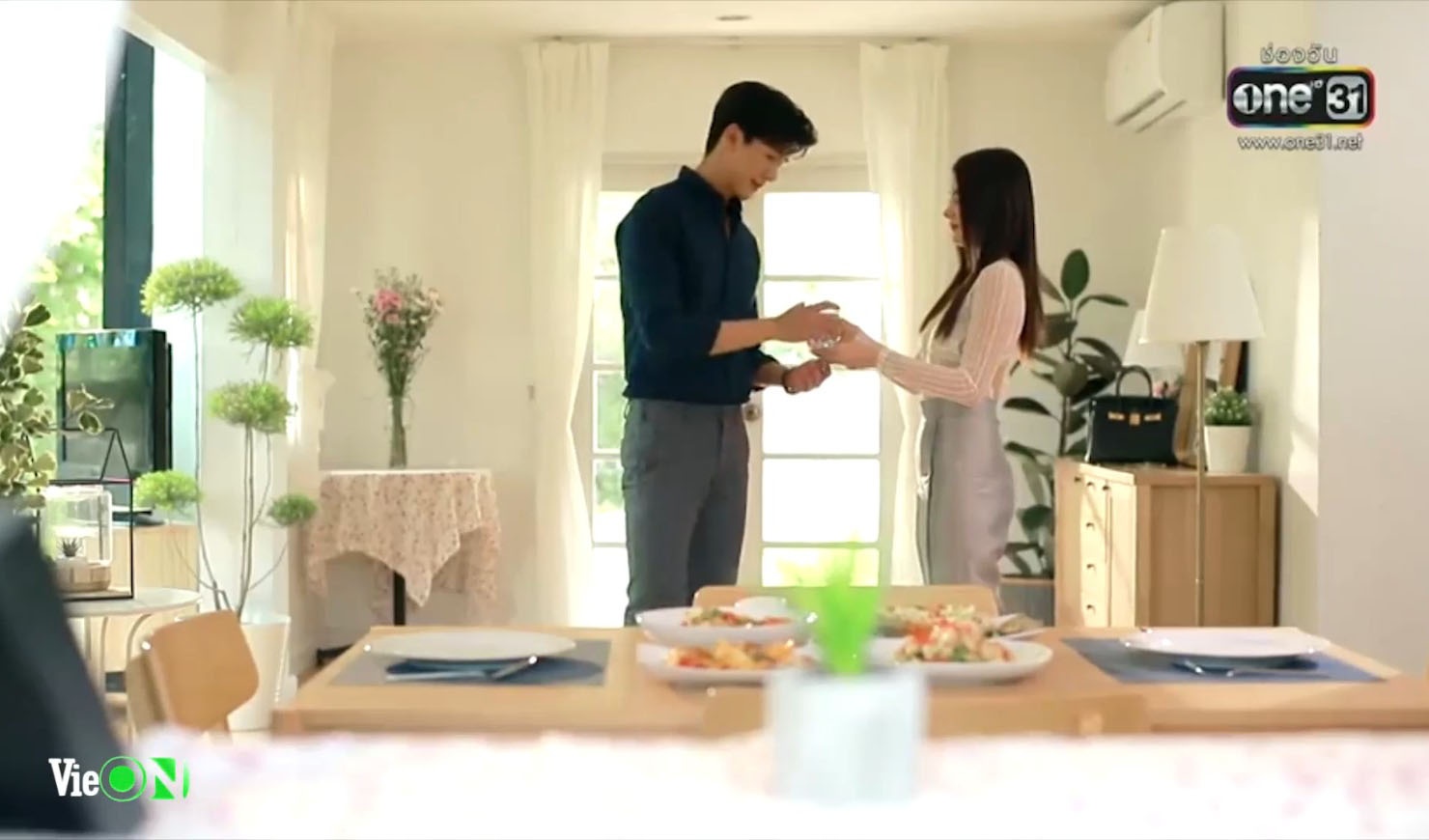 phim chiec la cuon bay tap 16 rungrong phat hien nira dung nhieu thuoc hormone