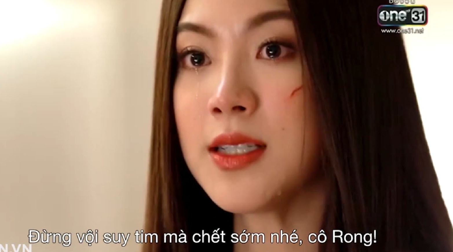 phim chiec la cuon bay tap 16 rungrong phat hien nira dung nhieu thuoc hormone