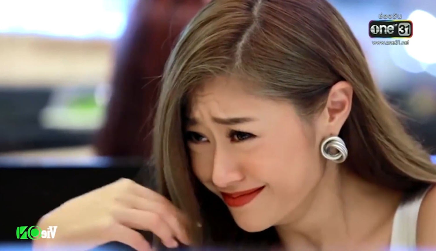 phim chiec la cuon bay tap 16 rungrong phat hien nira dung nhieu thuoc hormone