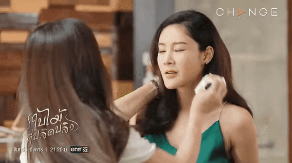 phim chiec la cuon bay tap 16 rungrong phat hien nira dung nhieu thuoc hormone