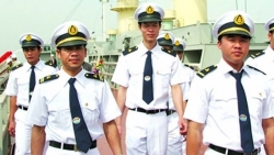 cuu ho 6 thuyen vien tau qb 92838 ts bi chim o phia tay quan dao hoang sa ve bo an toan