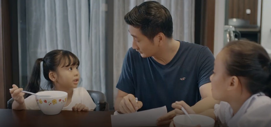 hoa hong tren nguc trai tap 2 khue sung so khi nghe chong tra loi cac con ve nghe noi tro