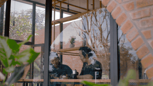 ngoi nha gach nung nhieu cay xanh o da nang luon thoang mat du thoi tiet 40 do