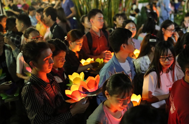 mua vu lan 2019 nguoi ha noi di chua tu som nguoi sai gon thanh tam du le tha hoa dang